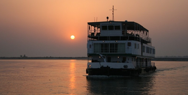 sunset cruise on the river Hooghly 